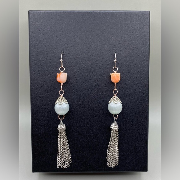 💙🌷Repurposed Vintage Coral Floral Tassel Drop Earrings - Picture 1 of 4